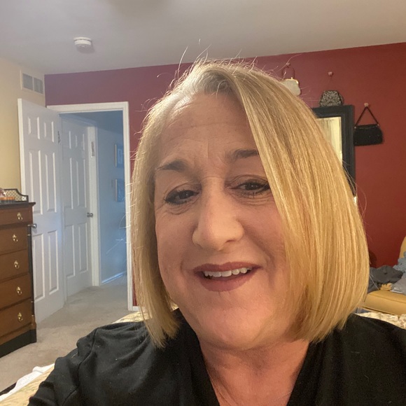 Meet your Posher, Cindy - Picture 1 of 1